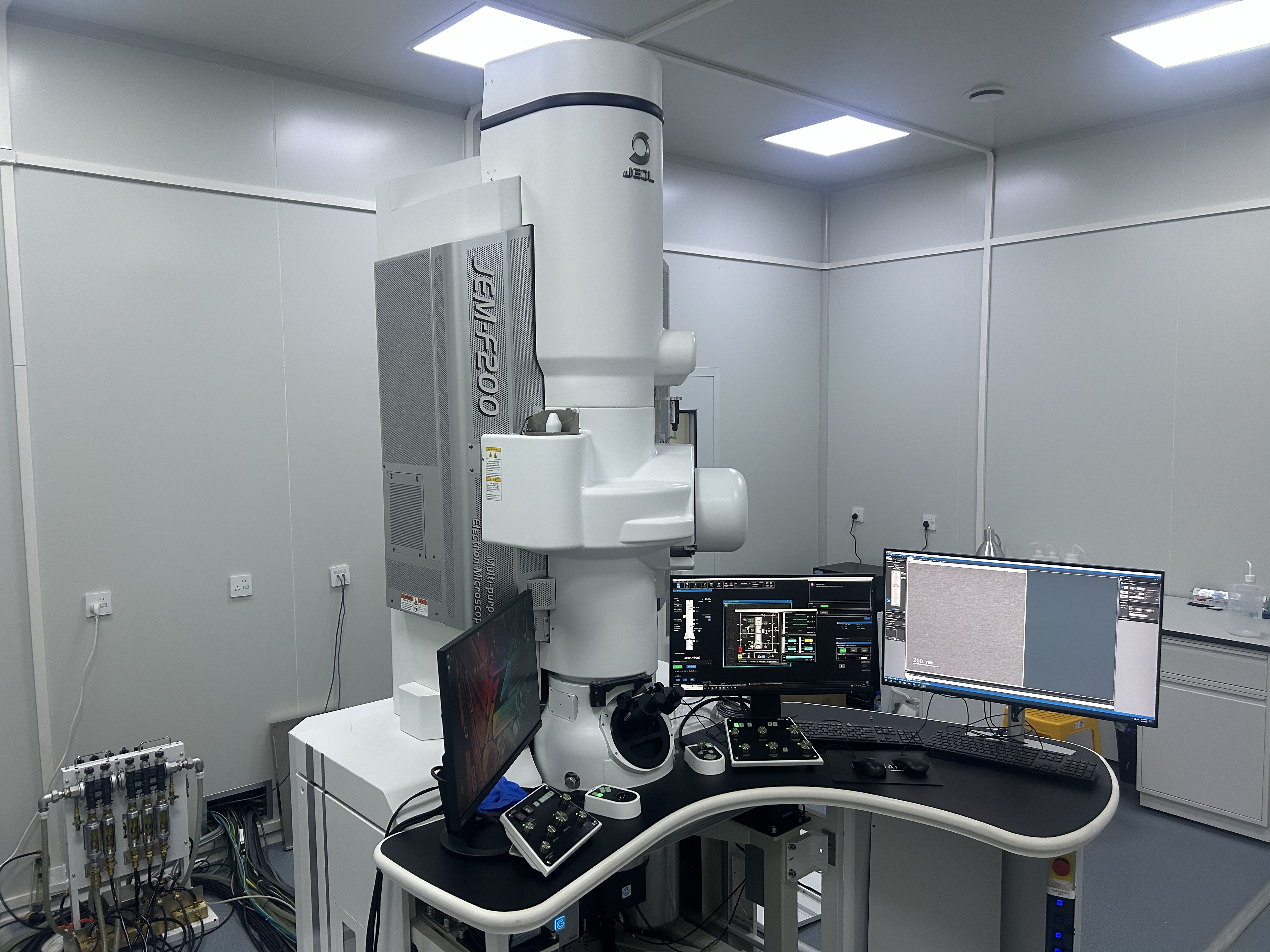 场发射透射电子显微镜